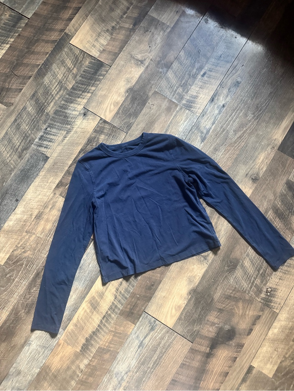 lululemon Classic Fit Cropped  Navy Long-Sleeve Cropped Crew Top